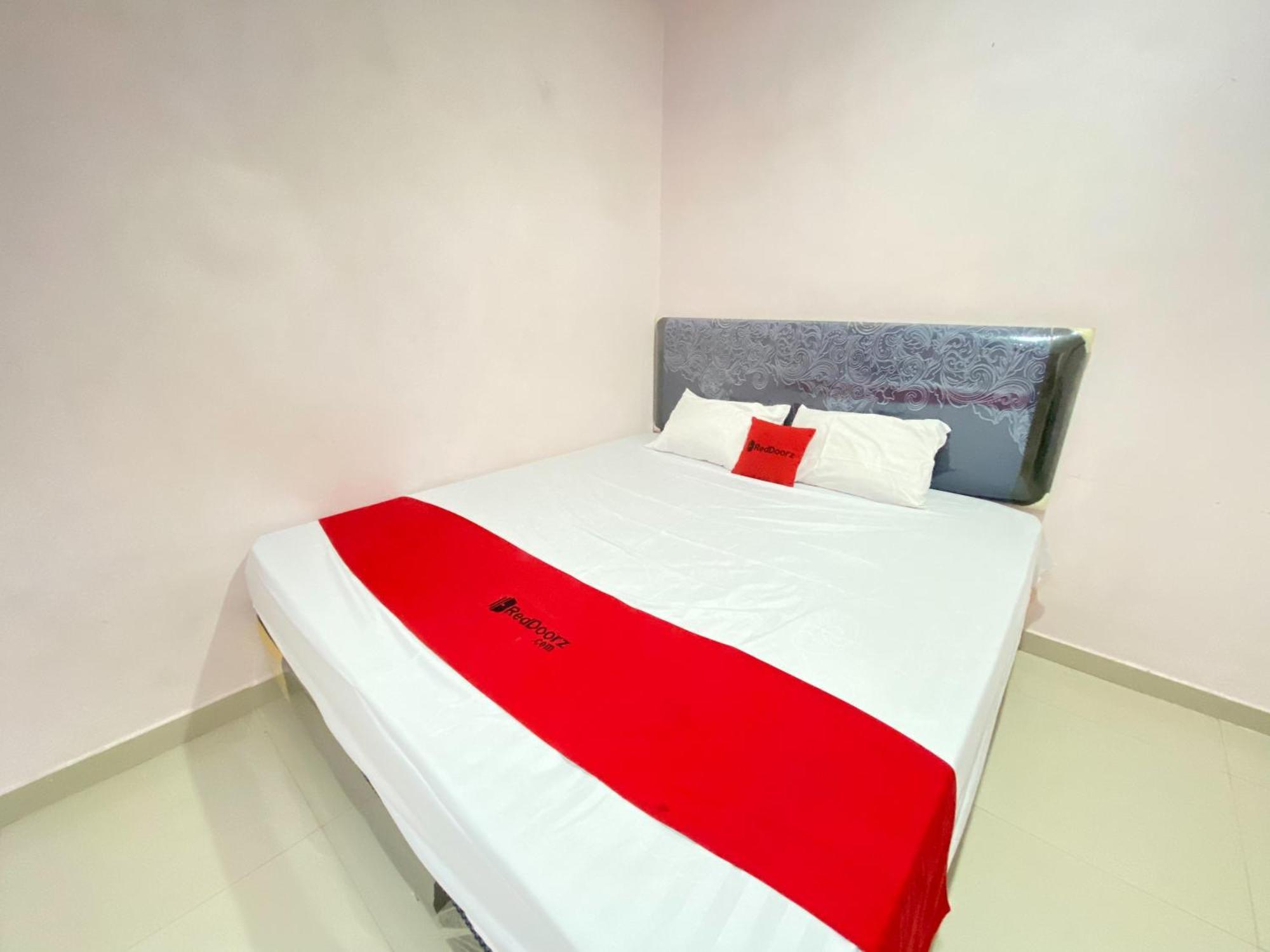Reddoorz At Madu Hotel Makassar