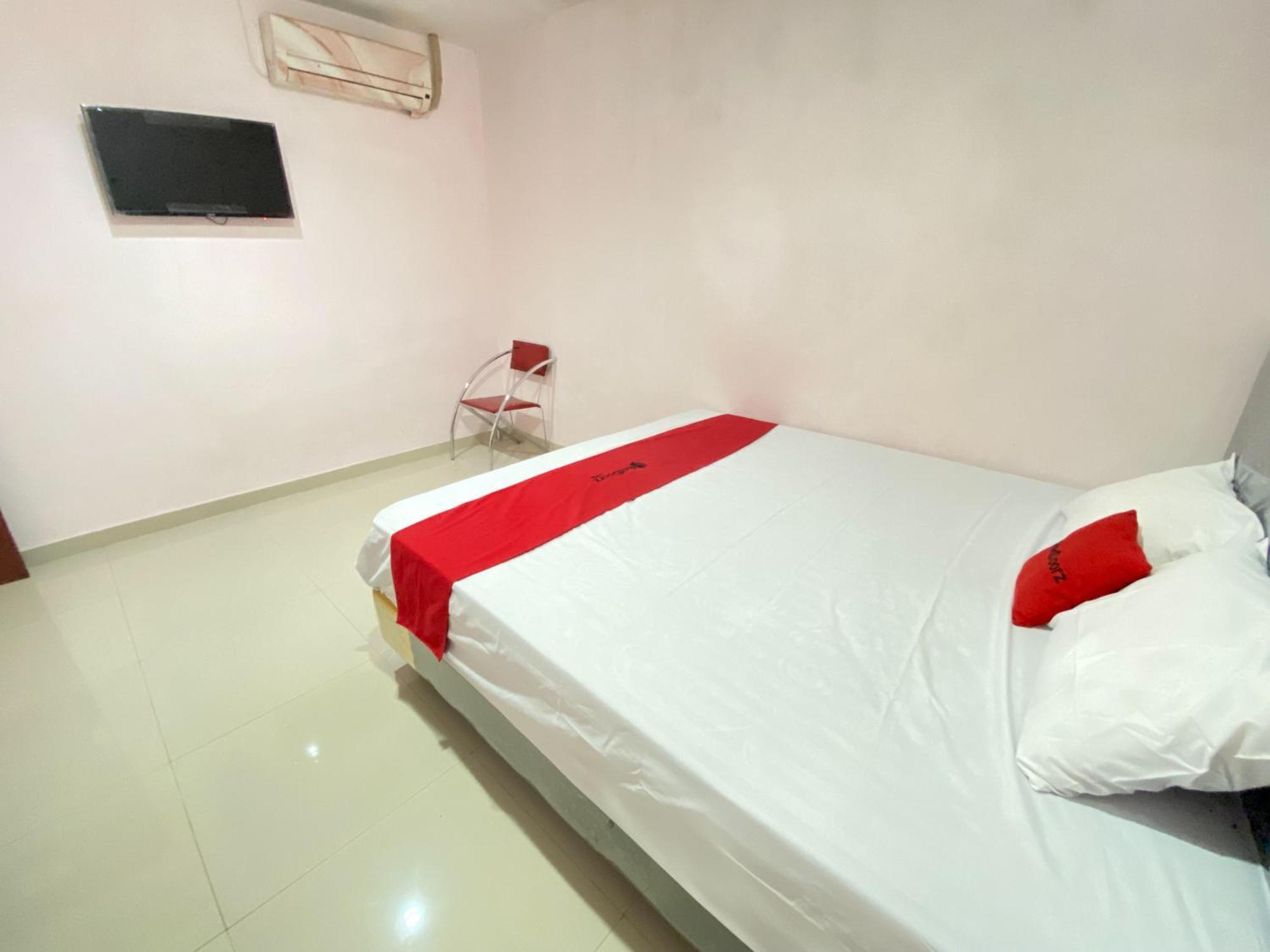 Hotel Reddoorz At Madu