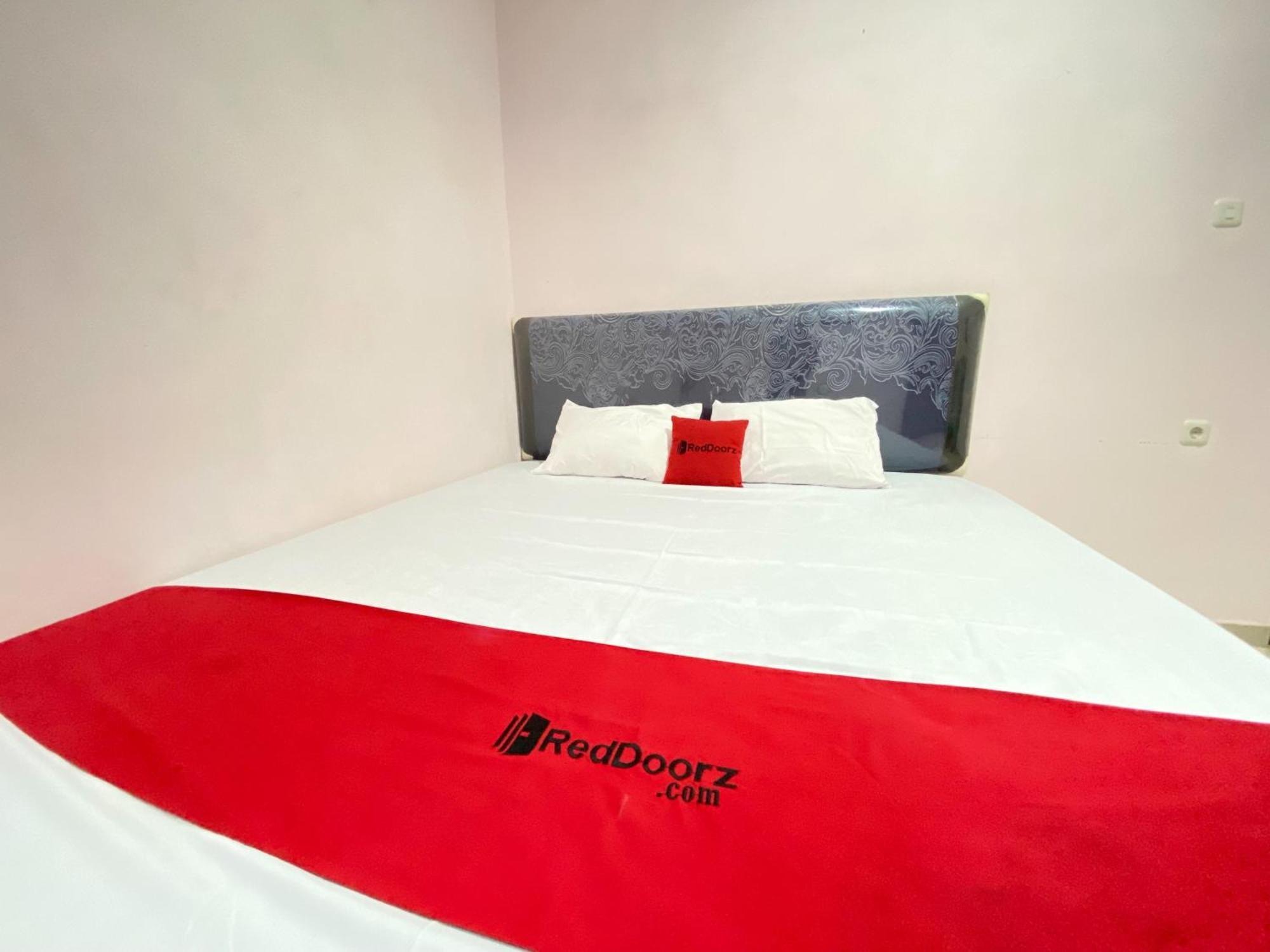 Reddoorz At Madu Hotel Makassar